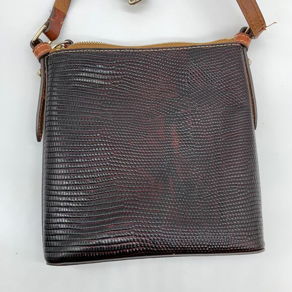 Dooney & Bourke Leather Crossbody Purse Lizard Embossed Letter Carrier Bordeaux - Picture 14 of 15